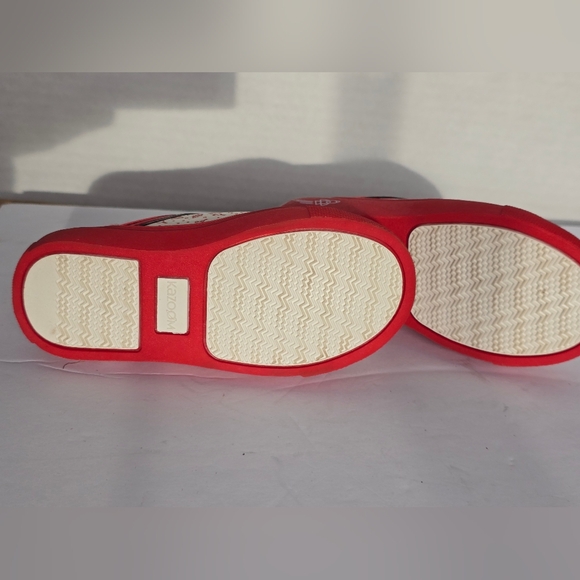 Red and White Patterned Sneakers - Picture 7 of 7